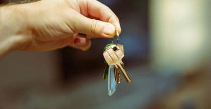 التأمين ضد العيوب الخفية: كل ما يجب أن يعرفه صاحب العقار