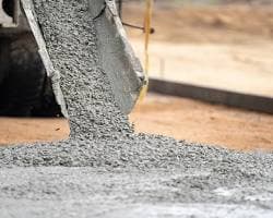 معايير اختيار الخرسانة والحديد في مشاريعنا (التزامنا بالجودة)